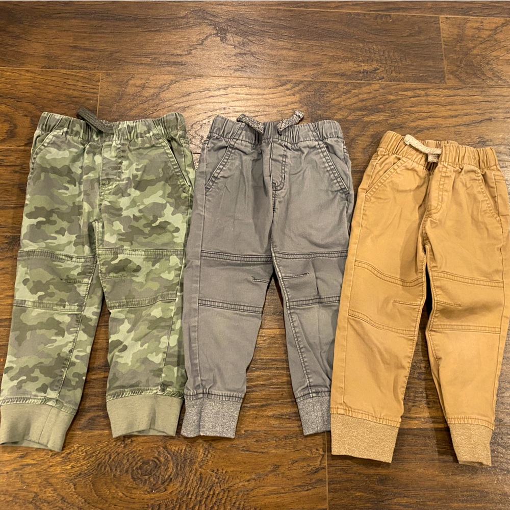 Toddler boys 2T joggers lot